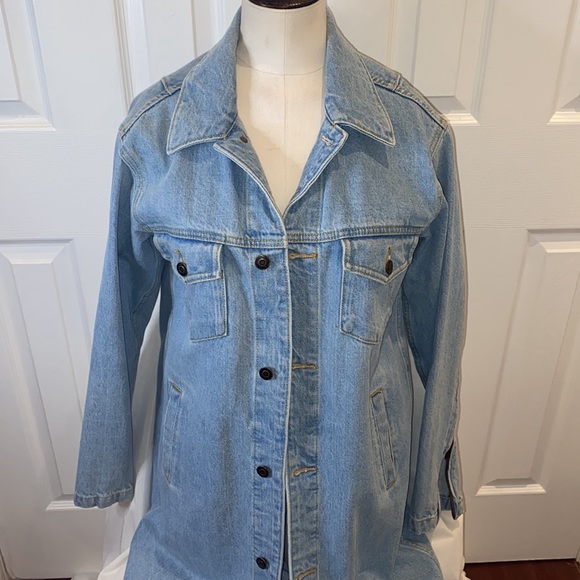LIKE NEW tna long light wash denim jacket - Picture 2 of 4